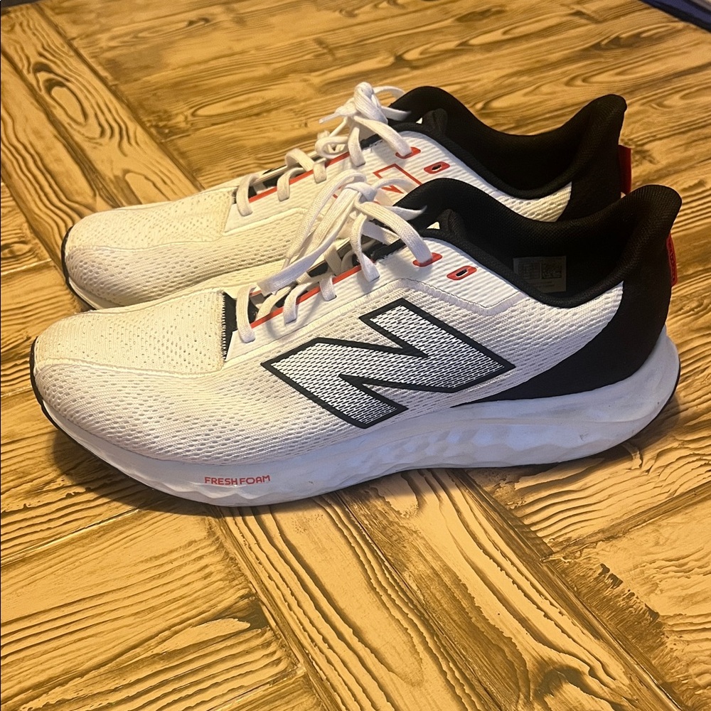 New Balance Mens Fresh Foam Arishi V4Running Shoe